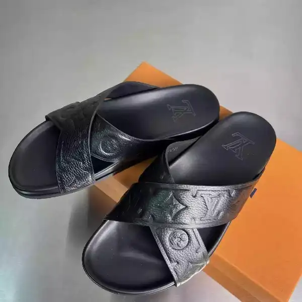 SLIPPERS'S – TAGGED "2" – DOWNTOWN - LVSD065