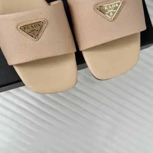 PRADA WOMEN'S SLIDES IN BEIGE SAFFIANO LEATHER - PSD062 - Image 9